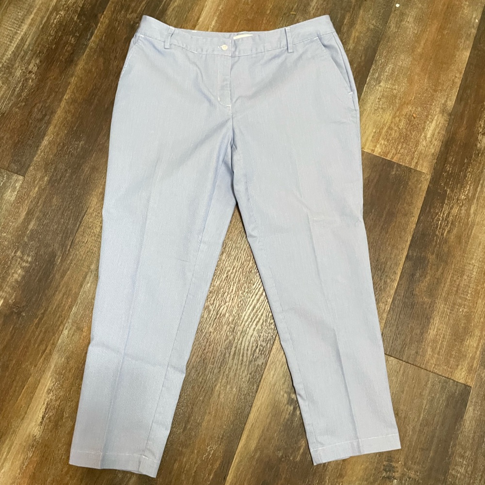 Christopher and Banks Cream Denim Jeans. Size 10P